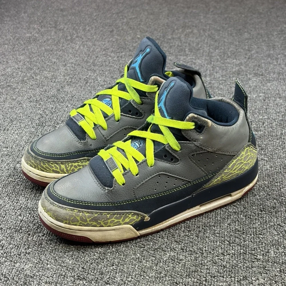 Nike Air Jordan Son of Mars Low Gray Volt 580604-012 Youth Size 5.5Y Sneakers